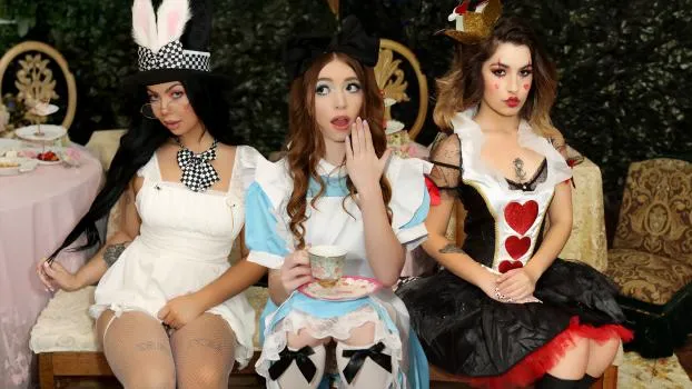Chanel Camryn, Holly Day, Myra Moans – Wild Times In Wonderland